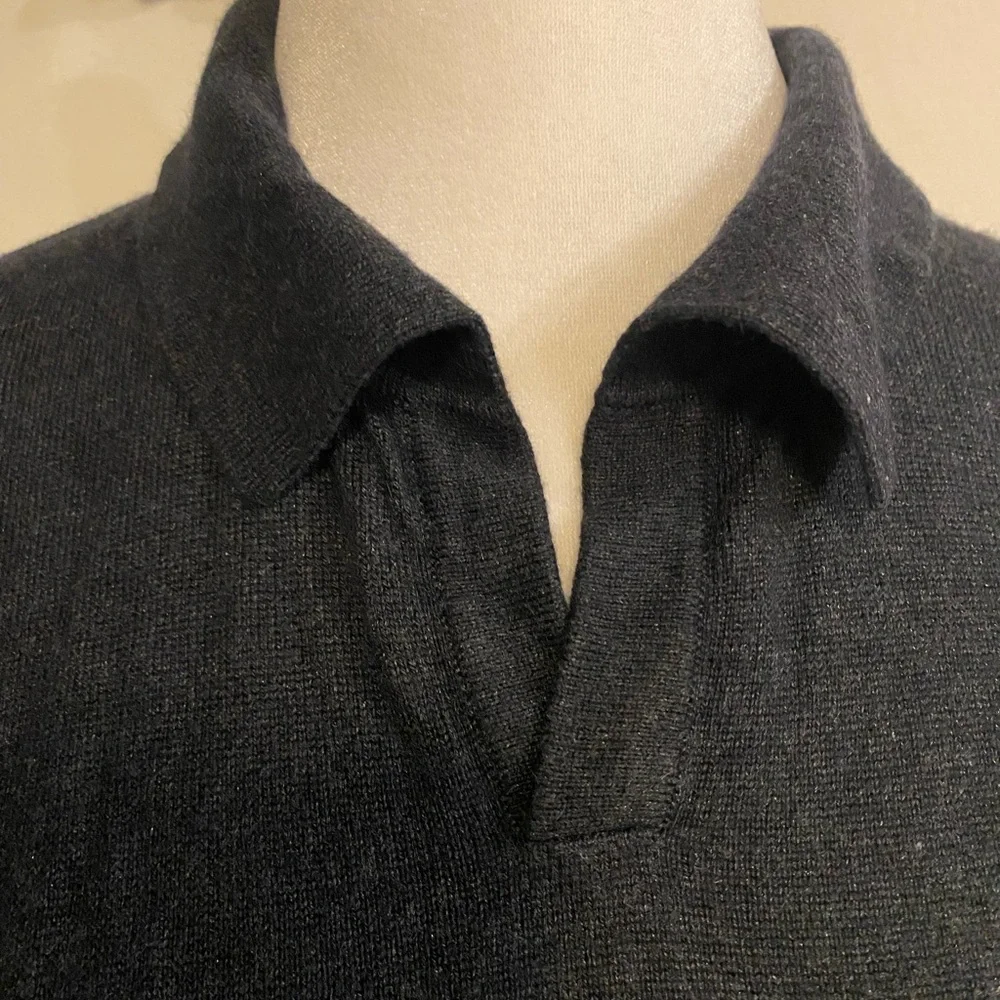 Banana Republic Men's Charcoal V-Neck Sweater silk and cashmere size Large